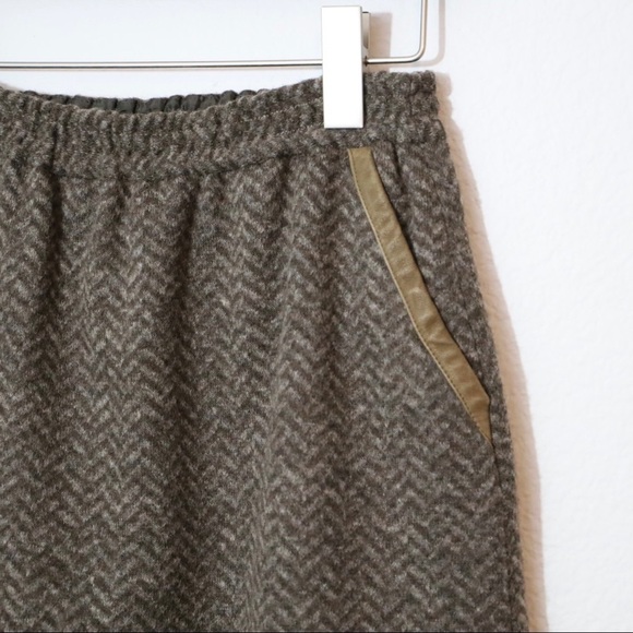 \J. Crew\• Leather-Tipped Bell Skirt - Picture 3 of 13